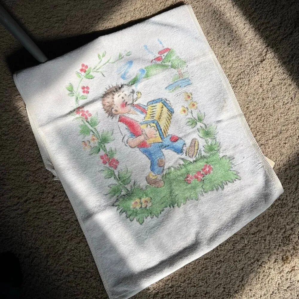 VTG Hedgehog Accordion Terry Guest Towel Alpine Folk Art Storybook Linen